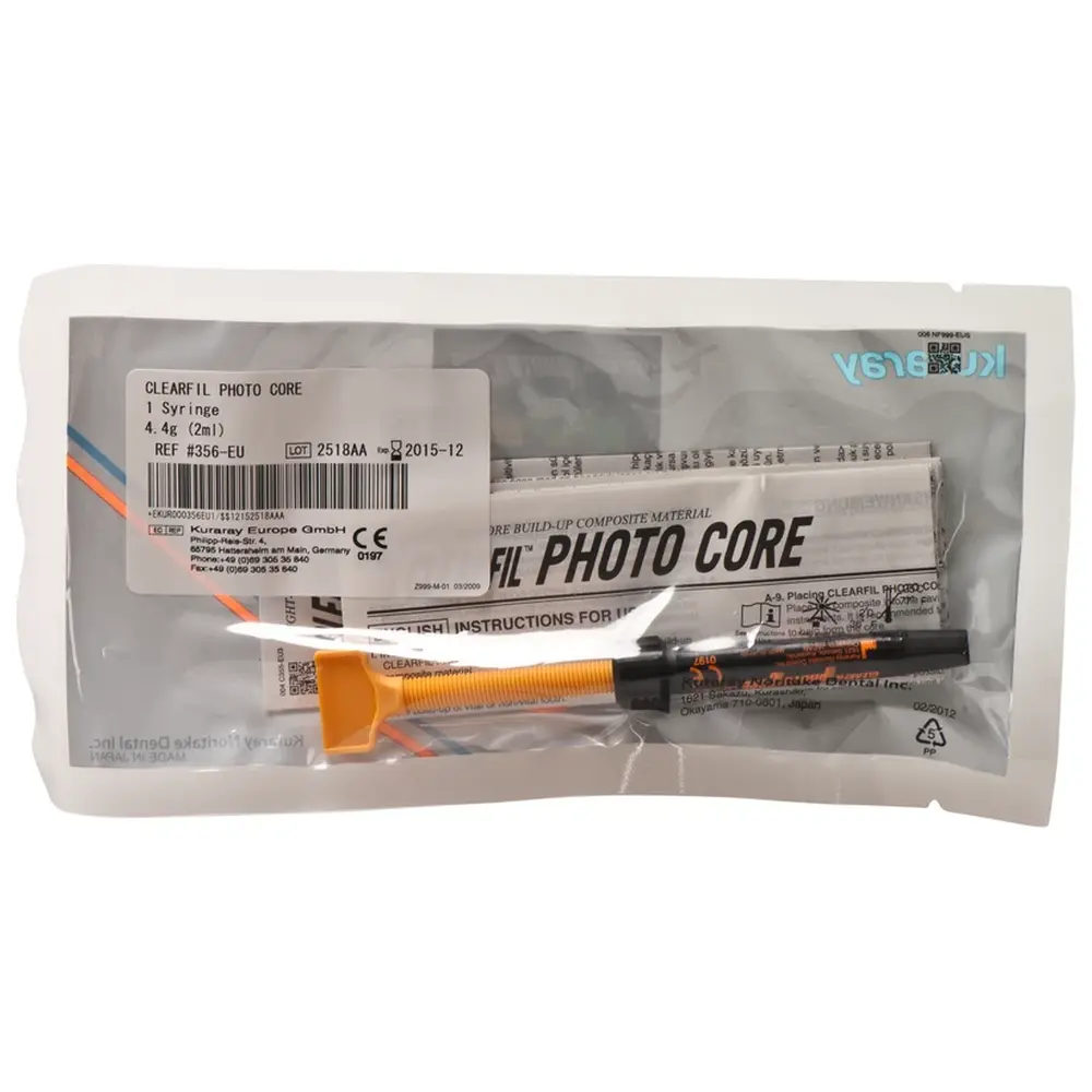 Kuraray Noritake CLEARFIL™ PHOTO CORE - Spritze 4,4 g / 2 ml