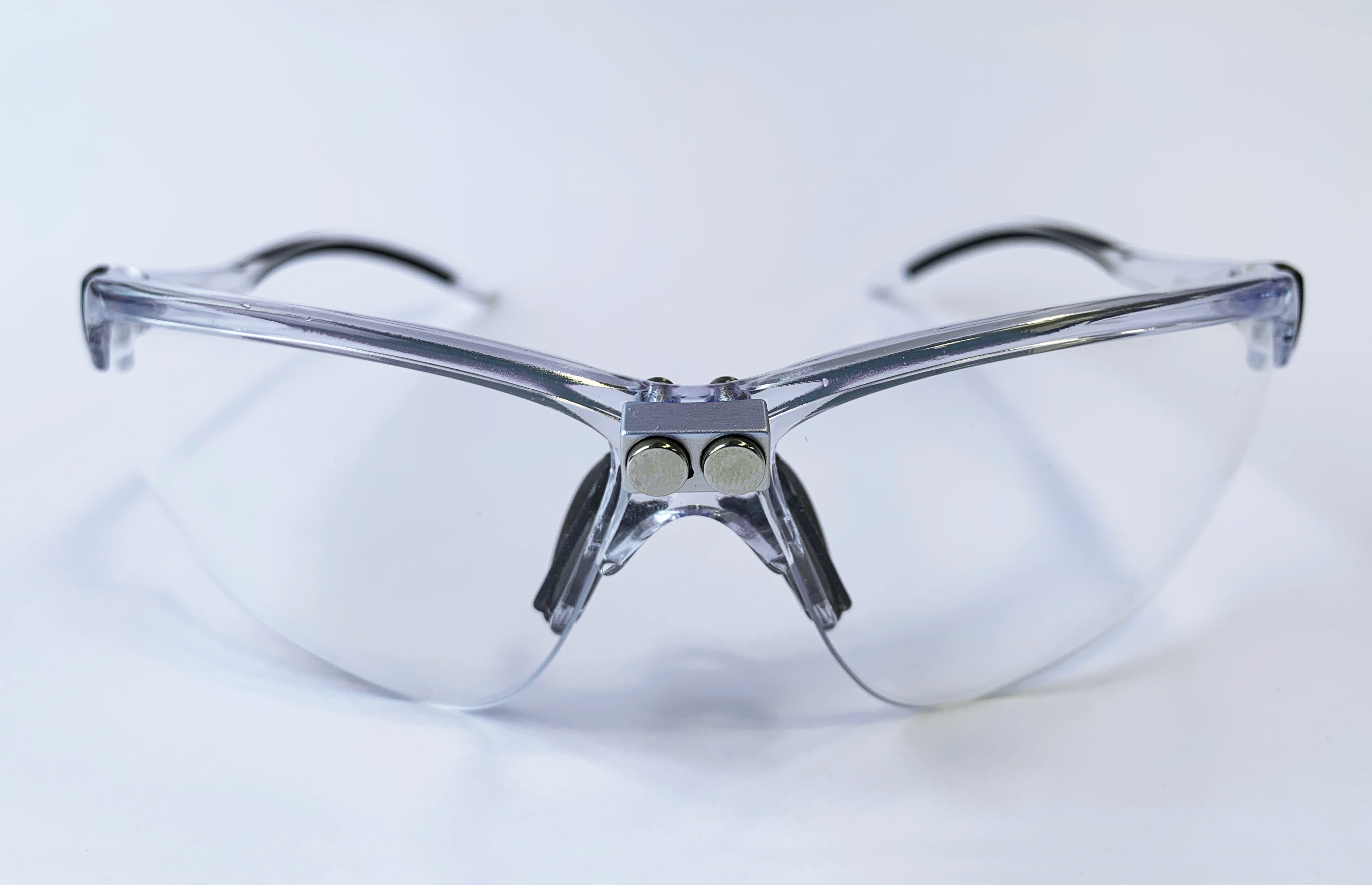 opt-on Schutzbrille mit Magnethalterung (ohne Okulare) Größe: S Farbe: Transparent Lichtsystem: spot-on Cordfree